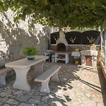 Awesome Home In Porec Vikendica Porec
