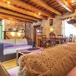 Awesome Home In Porec Vikendica *